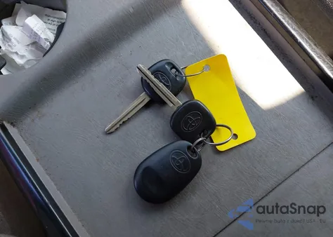 2004 Toyota Sienna Le z USA, uszkodzony, nr VIN 5TDZA23C34S143064